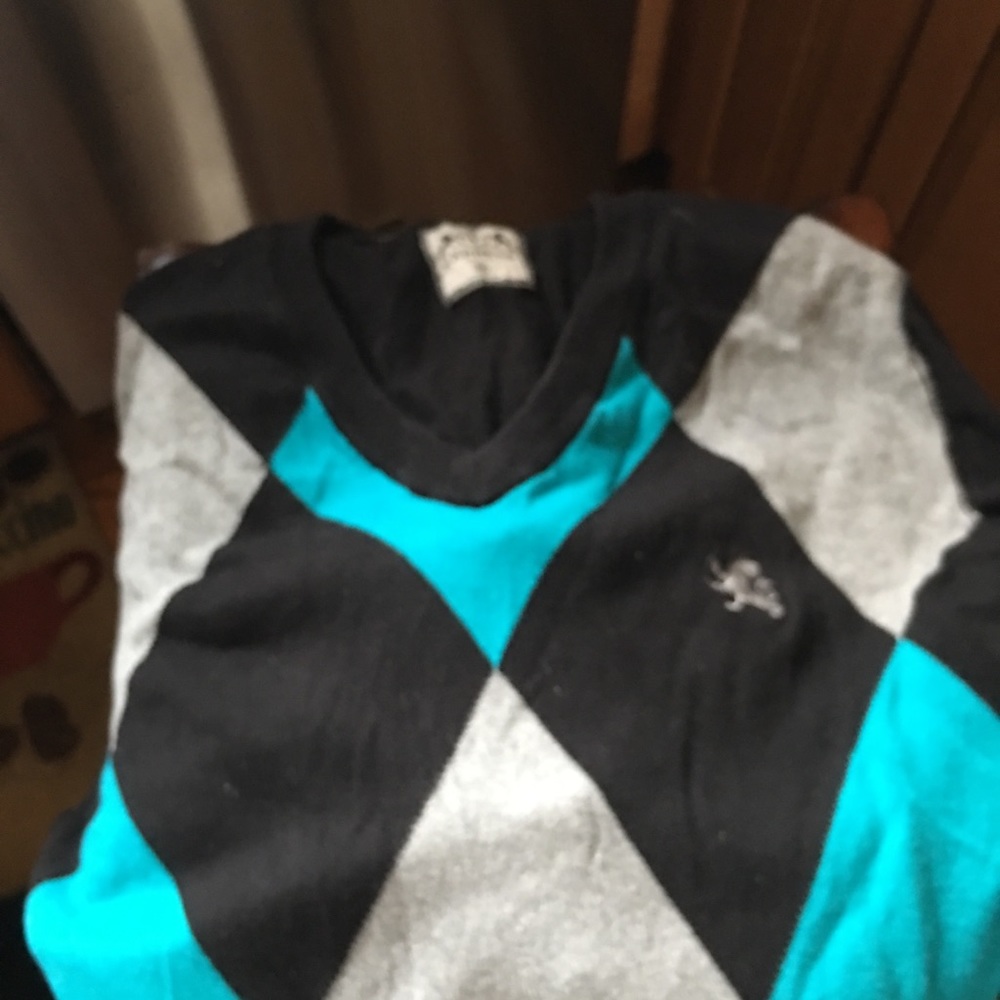 Sweater - Picture 4 of 4